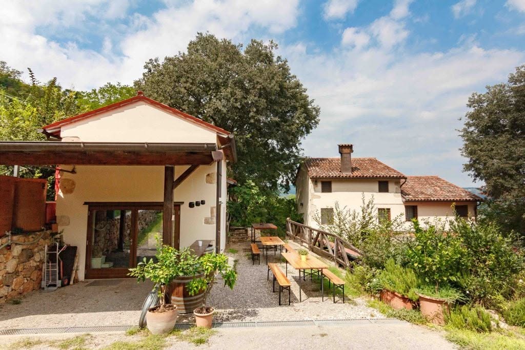 In Val Liona, l’arte del ferro e della birra genuina