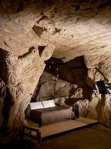 Chez Les Grottes