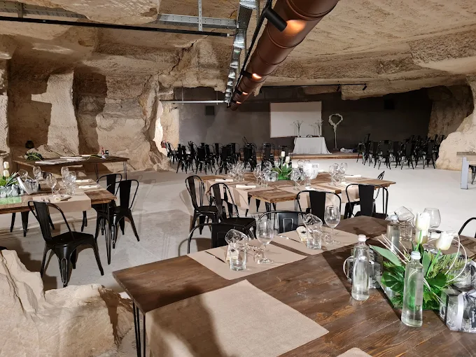 Chez Les Grottes